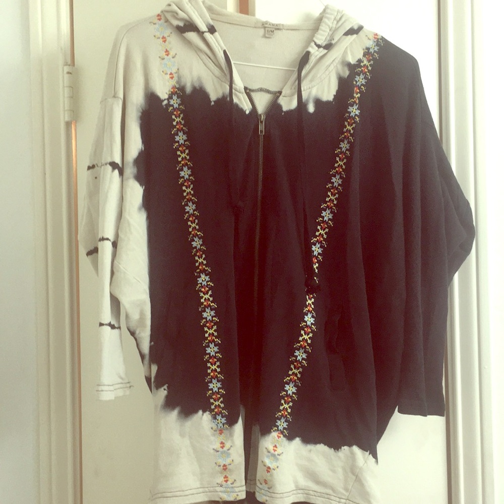 🎉 HOST PICK 🎉 Anthropologie embroidered hoodie